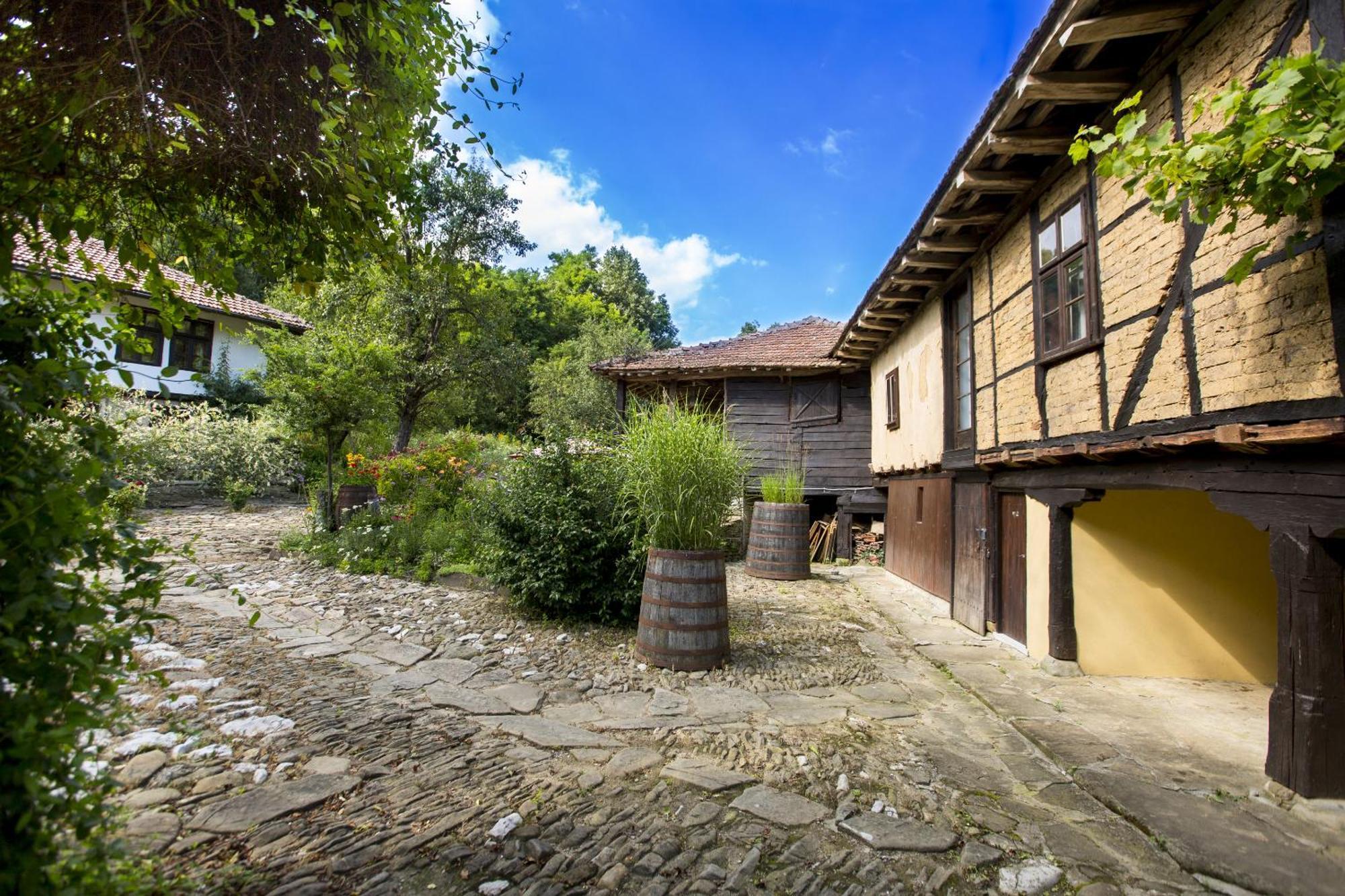 Little River Guest House Gabrovo Exterior foto